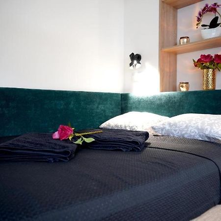 Relax Jacuzzi Apartment Krasków Exterior foto
