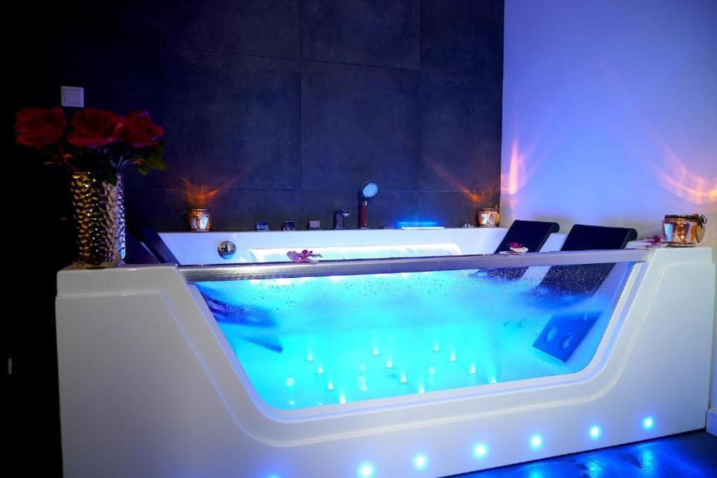 Relax Jacuzzi Apartment Krasków Exterior foto