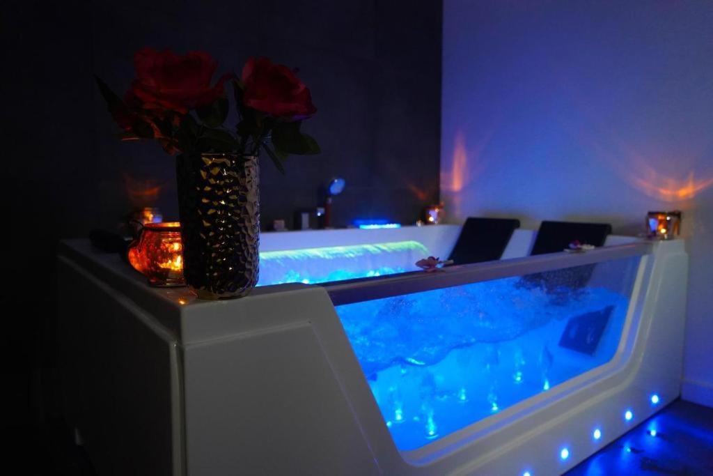 Relax Jacuzzi Apartment Krasków Exterior foto